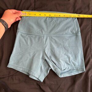 Like New Lululemon align biker short - Size 6, Blue